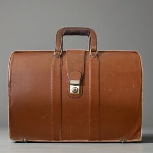 Bellino Vintage Tan Leather Briefcase